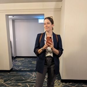 Meet your Posher, Claudia